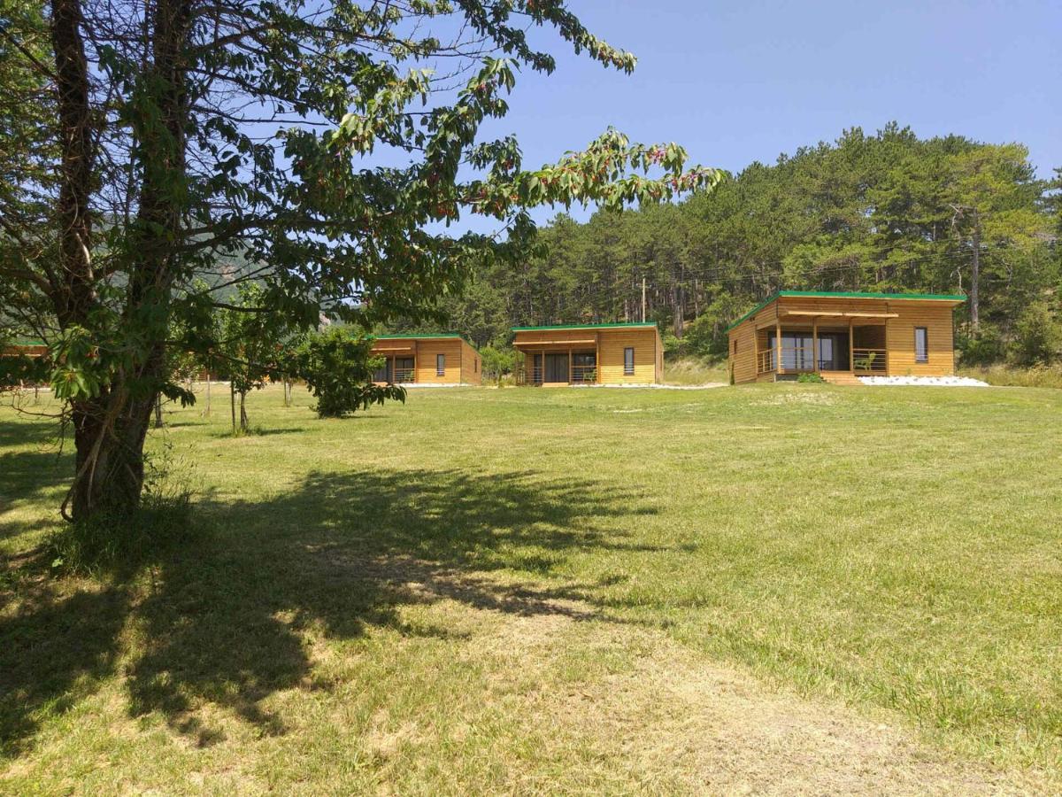 Les Chalets De Saint Maurice Dieulefit Exterior foto