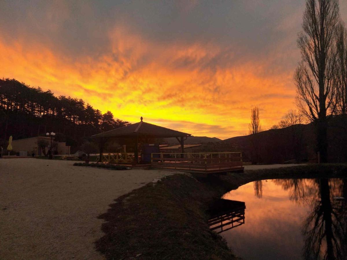 Les Chalets De Saint Maurice Dieulefit Exterior foto