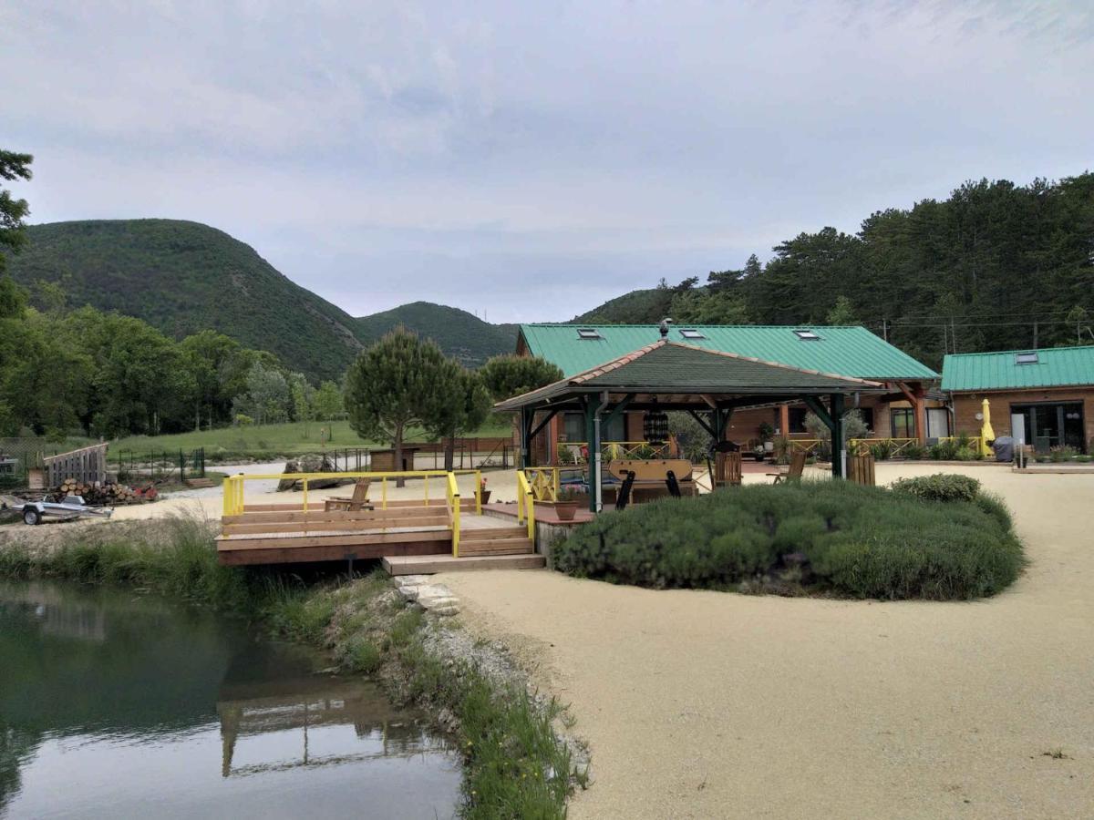 Les Chalets De Saint Maurice Dieulefit Exterior foto